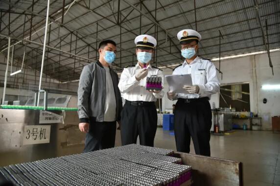 <a href='http://m.nybtm.com' title='危險(xiǎn)品運(yùn)輸' >危險(xiǎn)品運(yùn)輸</a>