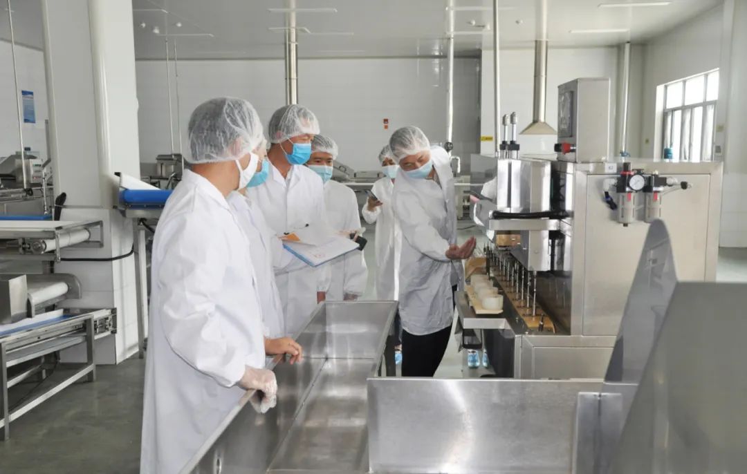 進出口?；? width=