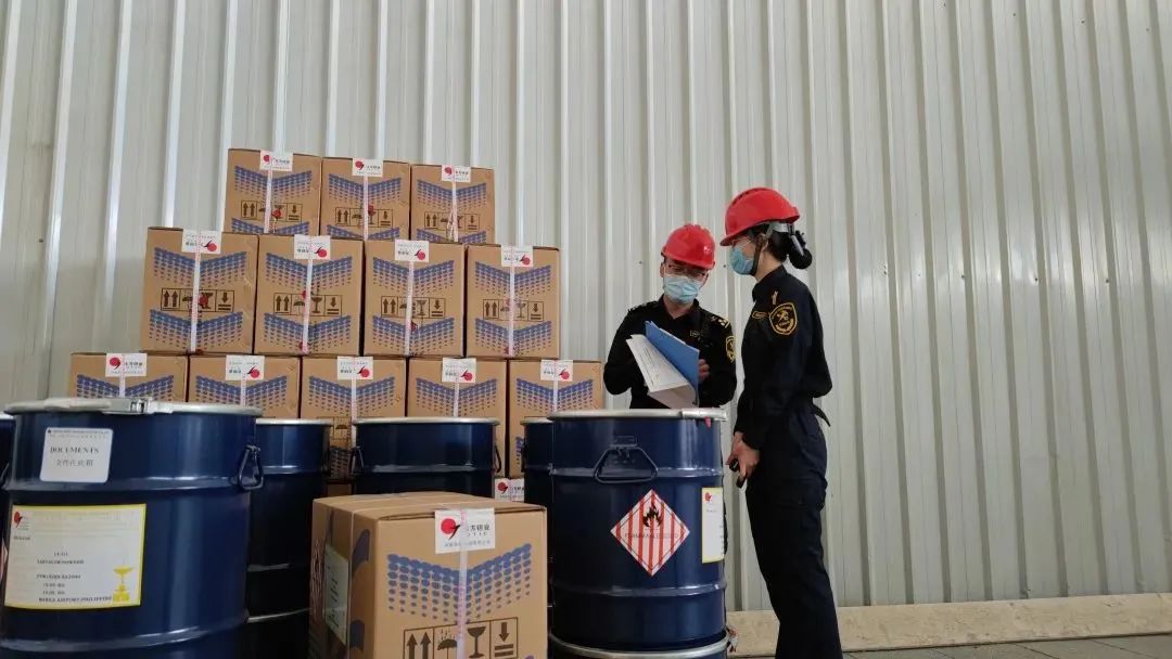 中港<a href='http://m.nybtm.com' title='危險品海運' >危險品海運</a>